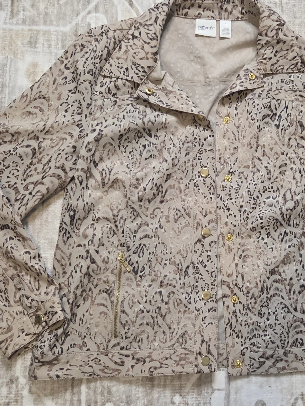 Zenergy By Chico Lightweight Jacket with Gold Hardware - Picture 1 of 8